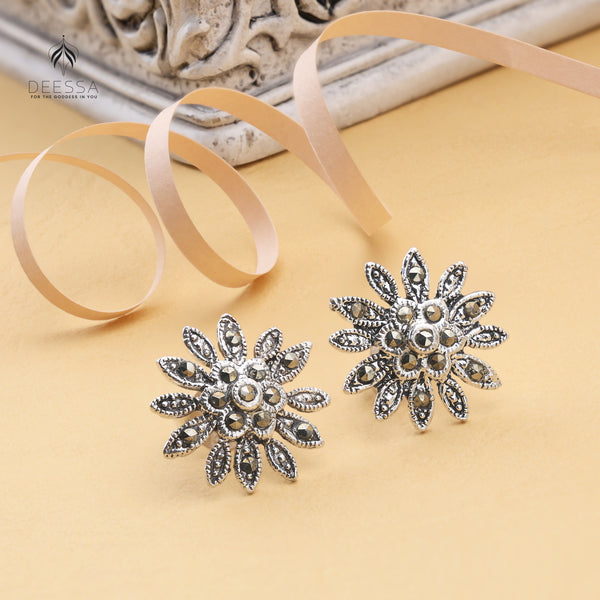 Shiny Sunflower Shape oxidised Stud Earring