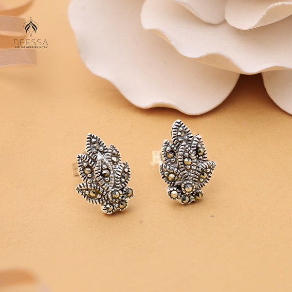 Shiny Silver leafs Shape oxidised Stud Earring